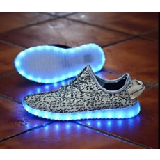 Светящиеся тканевые кроссовки с LED подсветкой 560 для взрослых
