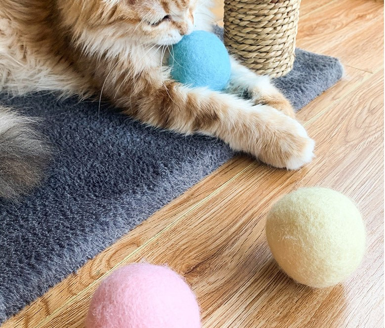 Звуковой мяч игрушка для кошки. материал шерсть